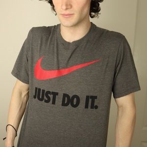 Nike - Retro Logo Shirt